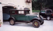 Oakland_1927_Sedan_Heller_Davis_01.JPG (44779 bytes)